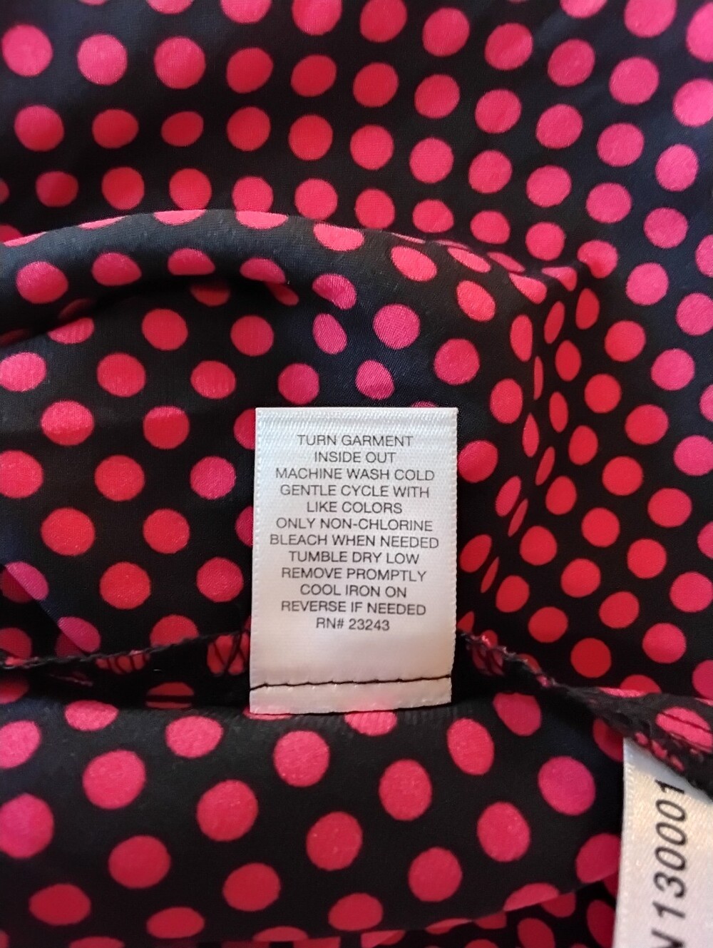 7th Avenue NY&C Polka‑Dot Keyhole Blouse Satin Shine Black to Red Ombre - Picture 5 of 7
